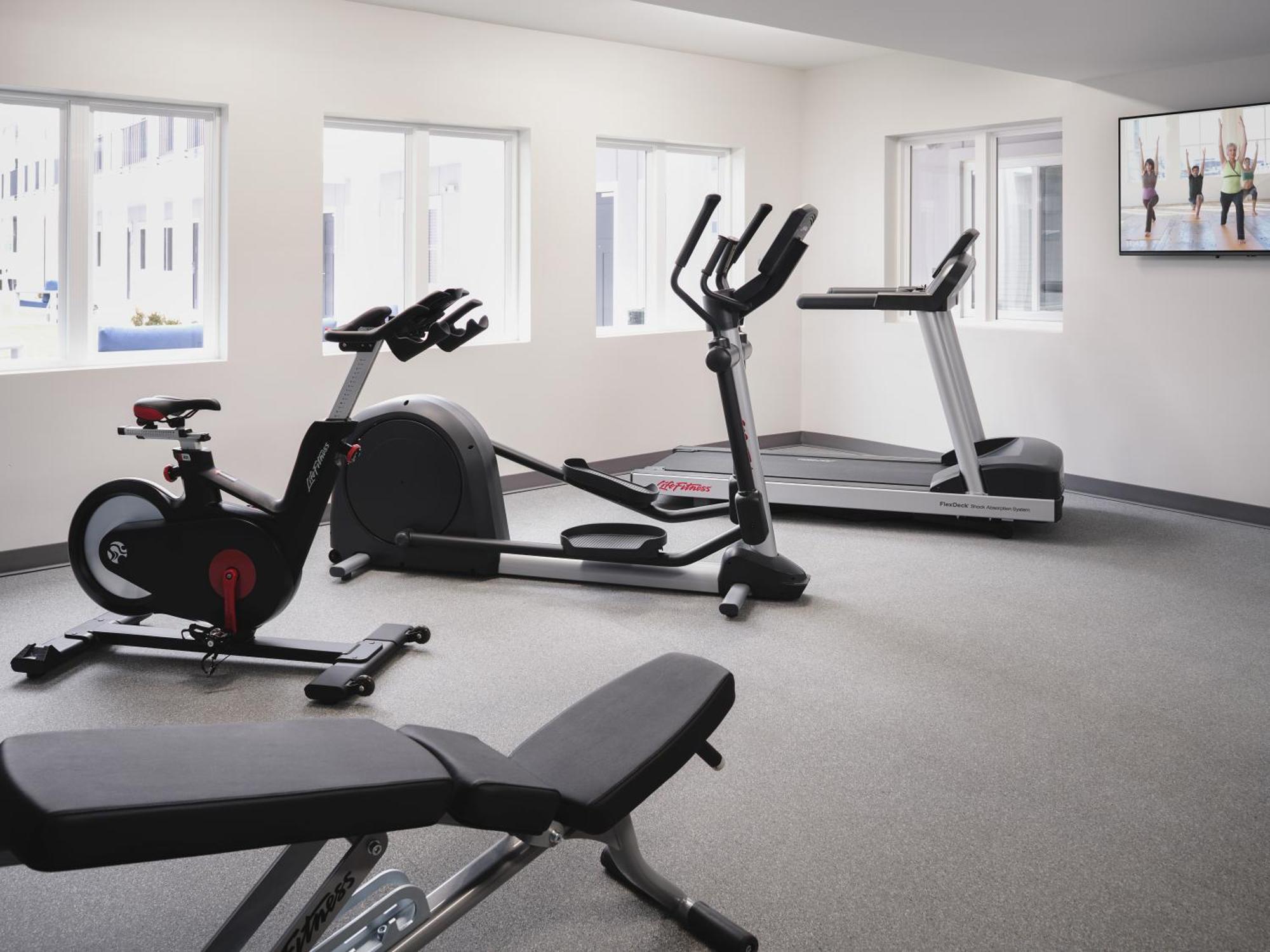 Stayapt Suites Greenville-Haywood Mall エクステリア 写真